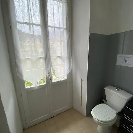 Апартаменты T1 Plein Centre Au 13 Cours Paoli Wifi Gratuit Calme Lumineux Корт