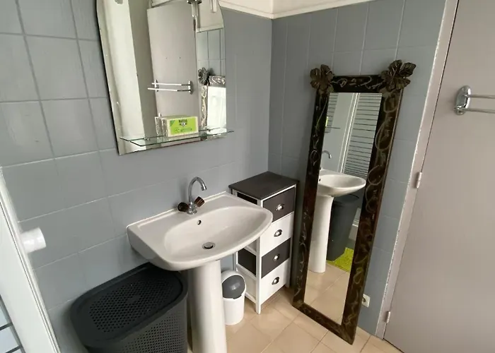 T1 Plein Centre Au 13 Cours Paoli Wifi Gratuit Calme Lumineux *